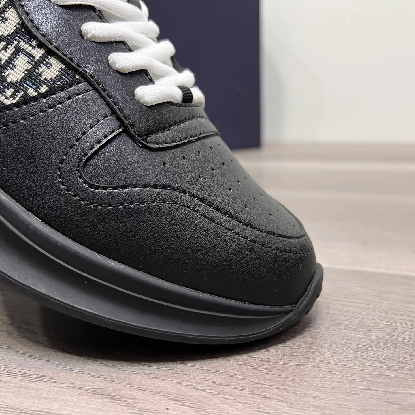 Men's Men's Shoes 💰: 400💰《Dior》The latest and most popular casual shoes, top brand [seduce] luxury~purchase, top~quality. [Strong] The upper is made of imported breathable cowhide with material ➕ breathable sheepskin feet (•) and fine workmanship. Original stylish and stylish soft rubber wear-resistant foreskin outsole, light and comfortable on the foot, size: 38-44, (customized 45, 46), five colors available